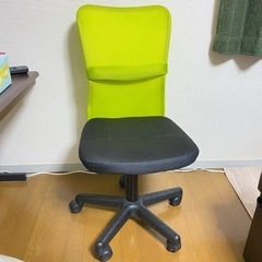 キャスター付き　椅子　蛍光黄緑