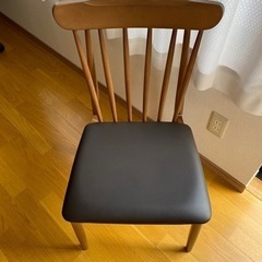 未使用のニトリのダイニングテーブルセットです