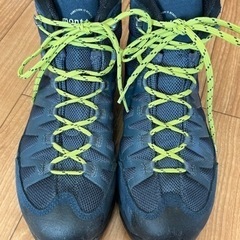 【お値下げ中】mont-bell 登山靴 25.5㎝