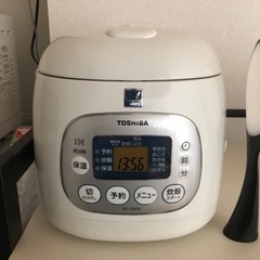 TOSHIBA 炊飯器　家電