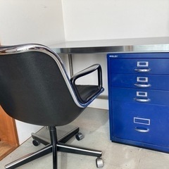 【値下げ】デスク回り４点セット（Knollチェア・BISLEYキャビネット・ロッカー・ステンレスワークデスク）