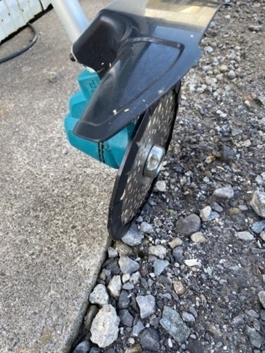 マキタ/Makita 18V充電式草刈機 MUR190SDバッテリー1個付き 充電器アリ マキタ/Makita 18V充電式草刈機 MUR190SDバッテリー1個付き 充電器アリ