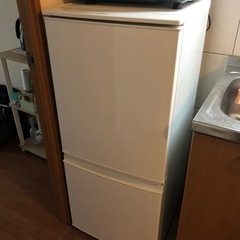 2015年製SHARPの冷蔵庫(137L)