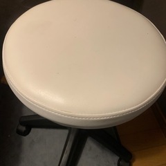 白い丸椅子(取引中