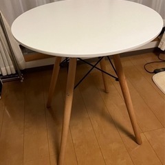 シンプルダイニングテーブル　白色