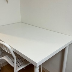 IKEAテーブルと椅子