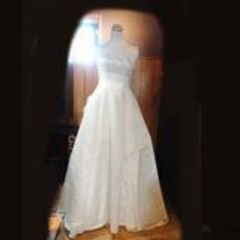 天使の工房 アトリエアン ウエディングドレス オーダードレス ホワイト 純白 袖なし ベール レース 薔薇