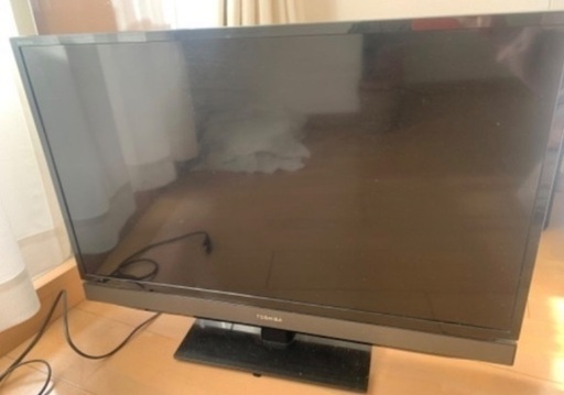 ②TOSHIBA REGZA 32インチテレビ　32S5