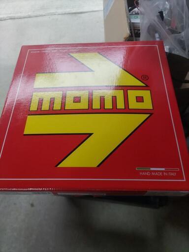 momo　ステアリング