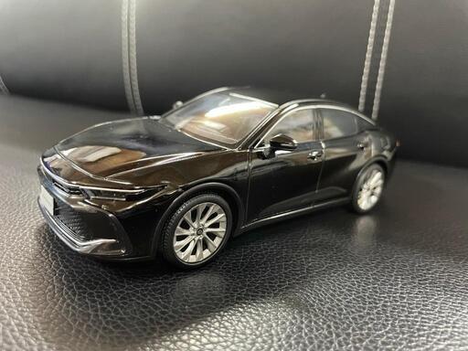 非売品！！　トヨタ新型クラウンクロスオーバー【黒】