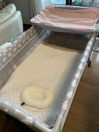 美品　ベビーベッド　HAUCK