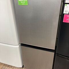 グレーの2ドア冷蔵庫が入荷しました。