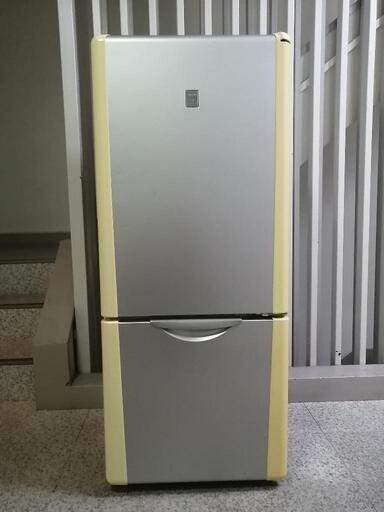 2ドア冷蔵庫です