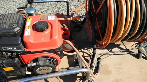 「動力噴霧器」　噴射ノズル3本・ホース・ホースリール付き