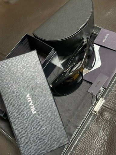 PRADA メンズサングラス　新品同様　試着のみ