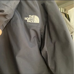 ノースフェイスウインドブレーカー