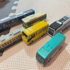 トミカ　バスと電車のセット