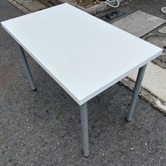 IKEAのテーブル　1台500円