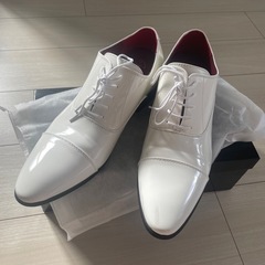 白の革靴