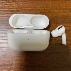 AirPods Pro 充電ケース＋右耳