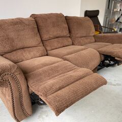 使用期間2年のAshley 3名掛けリクライニングソファー（美品）