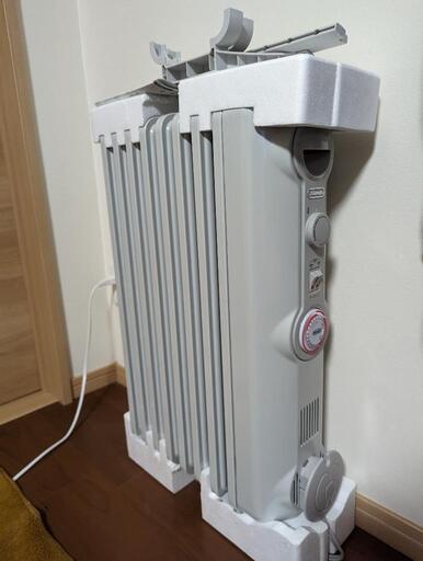 デロンギ　オイルヒーター　JR0812　2021　タオル掛け付き　美品 デロンギ オイルヒーター JR0812 2021 タオル掛け付き 美品 Amazon
