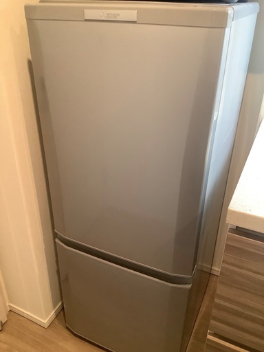 三菱冷凍冷蔵庫　転居によりお譲りいたします。