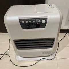 値下げ　石油ファンヒーター　トヨトミ　LC-U32  白　中古動...