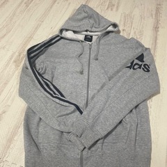 adidas パーカー　Lサイズ