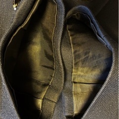 県立 愛川高校 男子制服Ｍサイズの ブレザーとズボン、ネクタイ3本です。