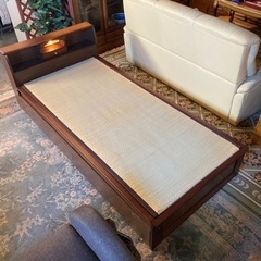 【引き渡し先決定】A-3    北海道　帯広　ベッドフレーム　シングル　引出し　畳　収納　ライト　