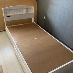 収納棚付きシングルベッド　ホワイト