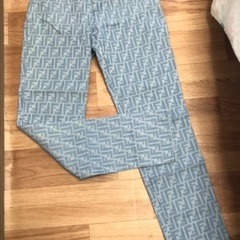 3点セットフェンディ  デニムパンツ　サンダス　プラダ　バック