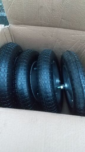 未使用品 ネコ台車 2台セット スペアタイヤ4本 一輪車 ねこ車