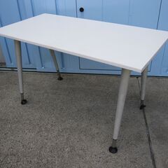 テーブル　ホワイト　高さ調整可能　H700～800