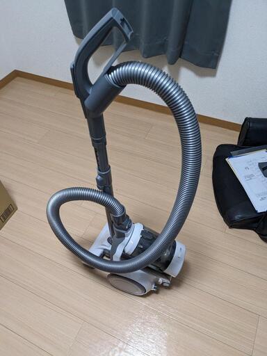 アイリスオーヤマ　サイクロン掃除機　美品
