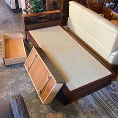 【引き渡し先決定】A-3    北海道　帯広　ベッドフレーム　シングル　引出し　畳　収納　ライト　