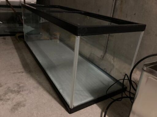 アクリル水槽150×75×50、120×45×45セットです。❗