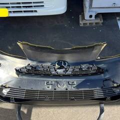 トヨタ ヤリスクロス／フロントバンパー(52119-5C934)／ブラスゴールドメタリック(5C2)／5BA-MXPB15 令和4年式