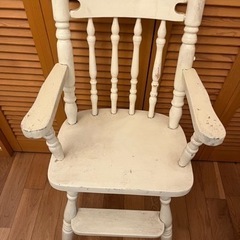 白い可愛い椅子