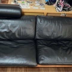 革のBLACKソファ