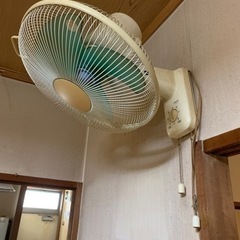 壁掛け　扇風機