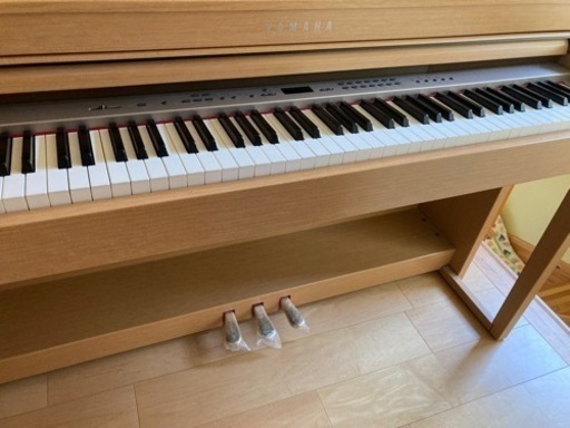 クラビノーバ電子ピアノ