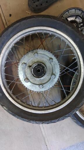 SR400.500ノーマルホイール、ドラムブレーキ 定型文には返信しません