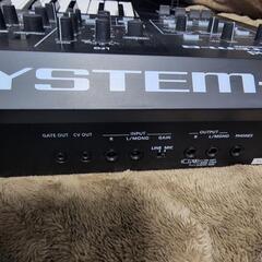 AIRA SYSTEM-8　Rolandシンセサイザー、キーボード