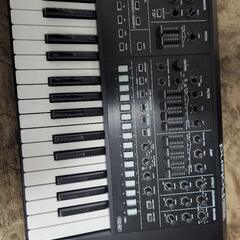 AIRA SYSTEM-8 Rolandシンセサイザー、キーボード