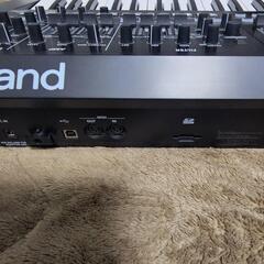 AIRA SYSTEM-8　Rolandシンセサイザー、キーボード