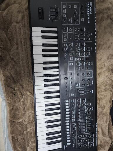 AIRA SYSTEM-8　Rolandシンセサイザー、キーボード