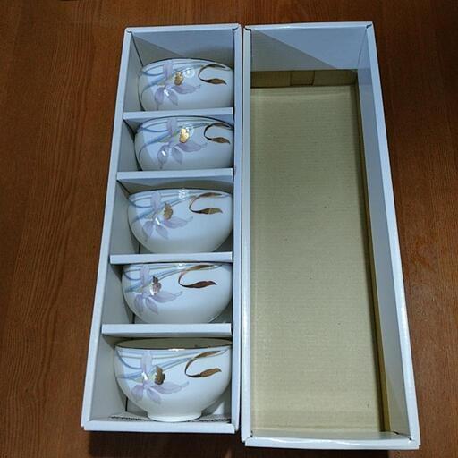 新品未使用 箱入 上品な保谷謹製 蘭の花模様の茶器５客セット《取りに来てくださる方》