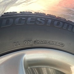 スタッドレスタイヤ 195/65r15 5穴 pcd114.3 4本